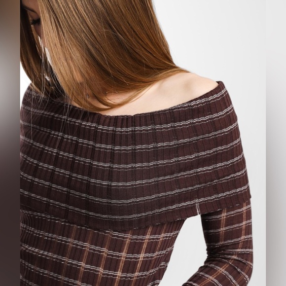 Free People Snowbunny Off The Shoulder Top - Picture 4 of 13